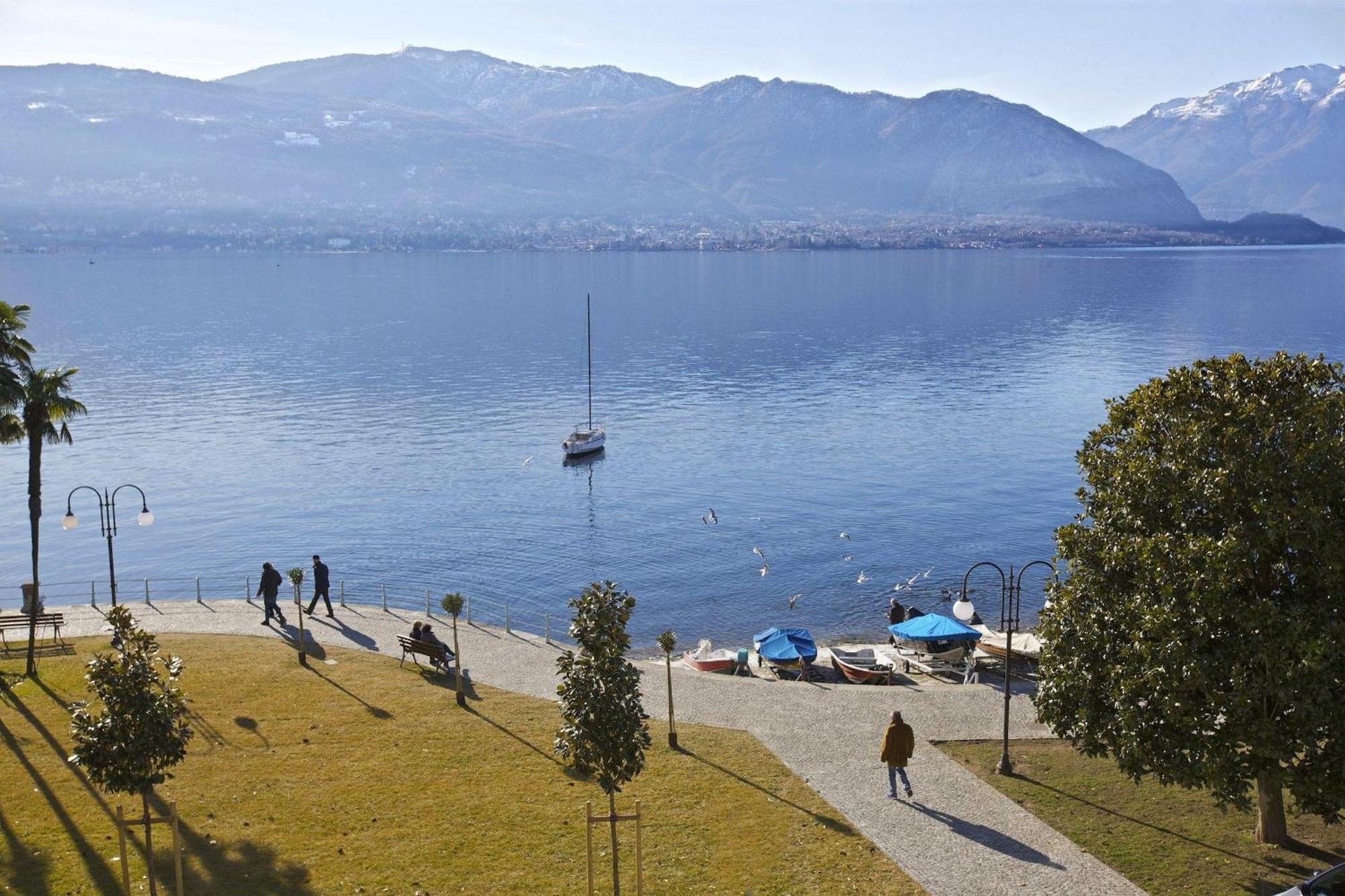 Appartamenti Vista Isola Verbania Exterior foto